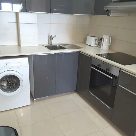 Lighthouse By The Sea Lovely 2bdr * 파포스