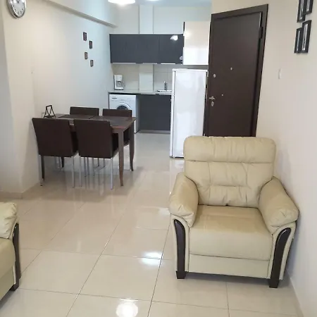 Lighthouse By The Sea Lovely 2bdr 파포스