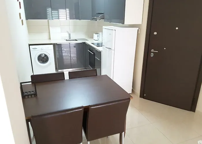 Lighthouse By The Sea Lovely 2bdr Apartament *