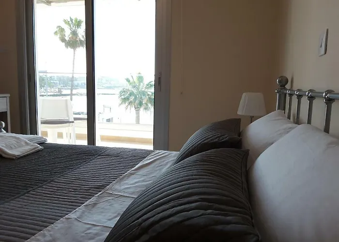 Apartmán Lighthouse By The Sea Lovely 2bdr Paphos