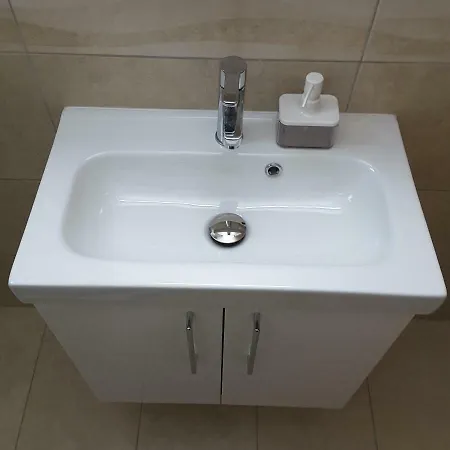 Lighthouse By The Sea Lovely 2bdr Pafos