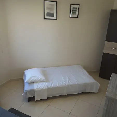 Lighthouse By The Sea Lovely 2bdr Pafos